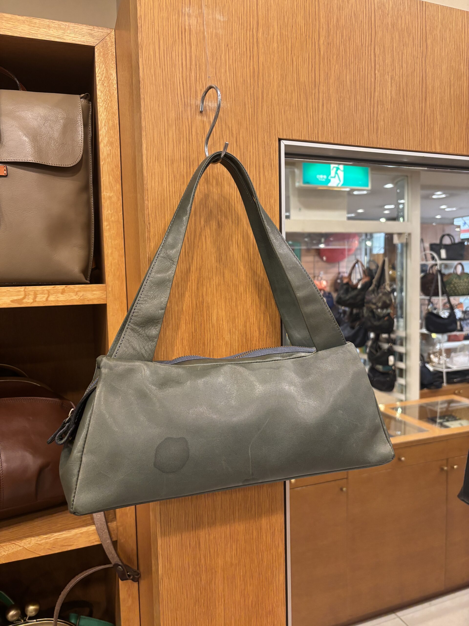 シミ】染料染めバッグのシミのトラブル | いろはみせ